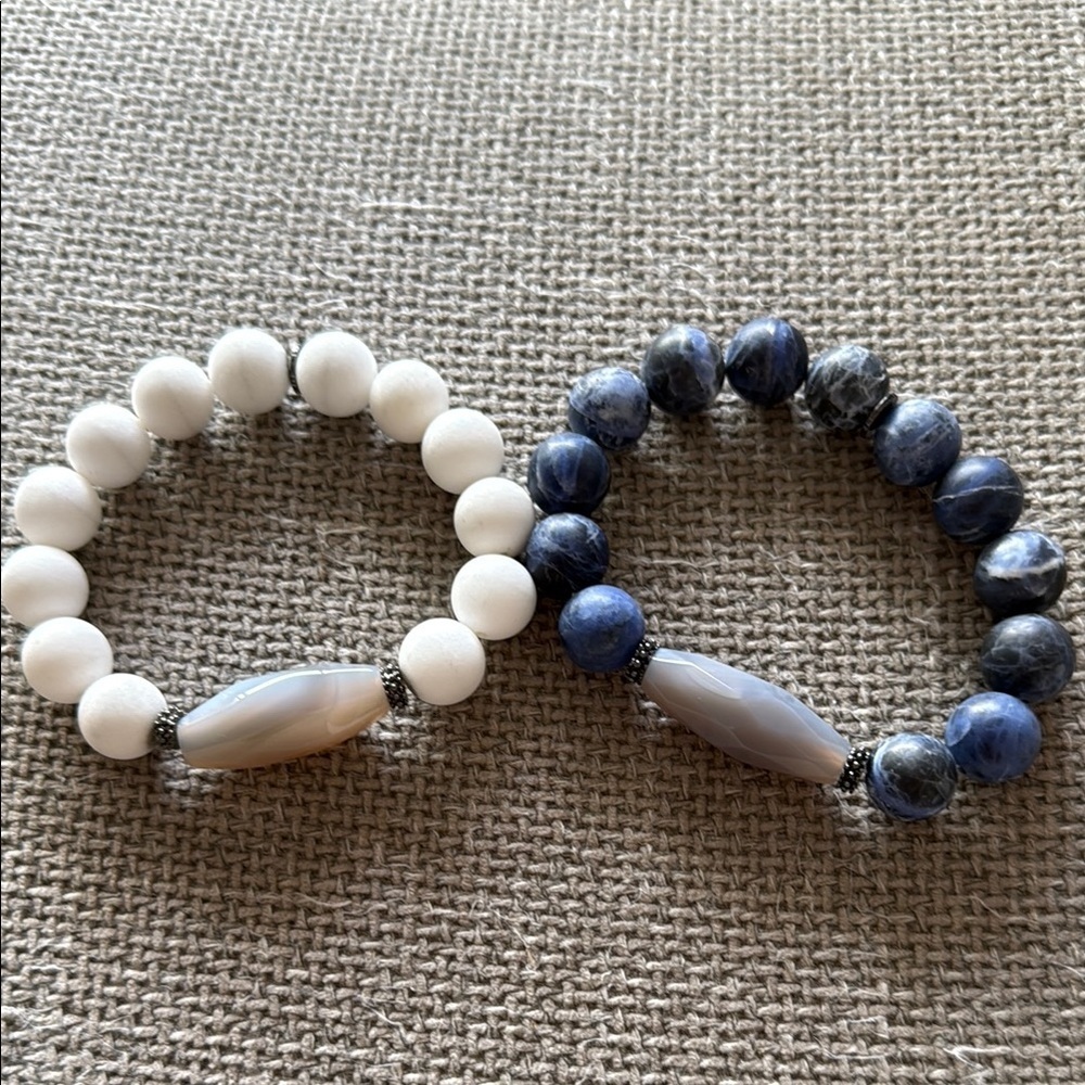 NWOT Marilyn Schiff White and Blue stone Beaded Bracelets Set